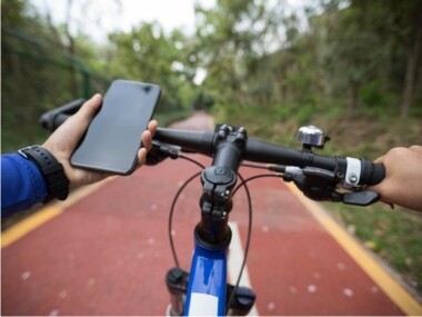 text Flash stream Dacă ai o cameră video montată pe bicicletă, motocicletă, trotinetă sau pe  cască, trebuie să respecți GDPR?