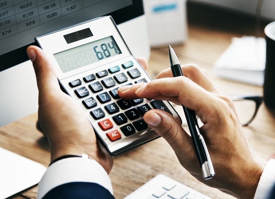 Calculator salariu minim pe țară 2021