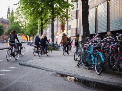 Pronoun Accidentally vertex Educație rutieră: Circuli cu bicicleta pe drumurile publice? Iată ce reguli  trebuie să respecți